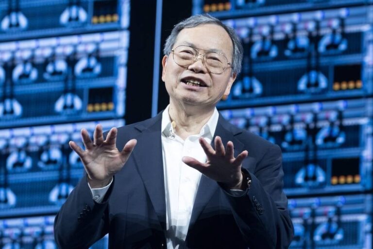 就像一个孩子在最后一刻匆忙交作业一样，Supermicro 终于提交了财务数据