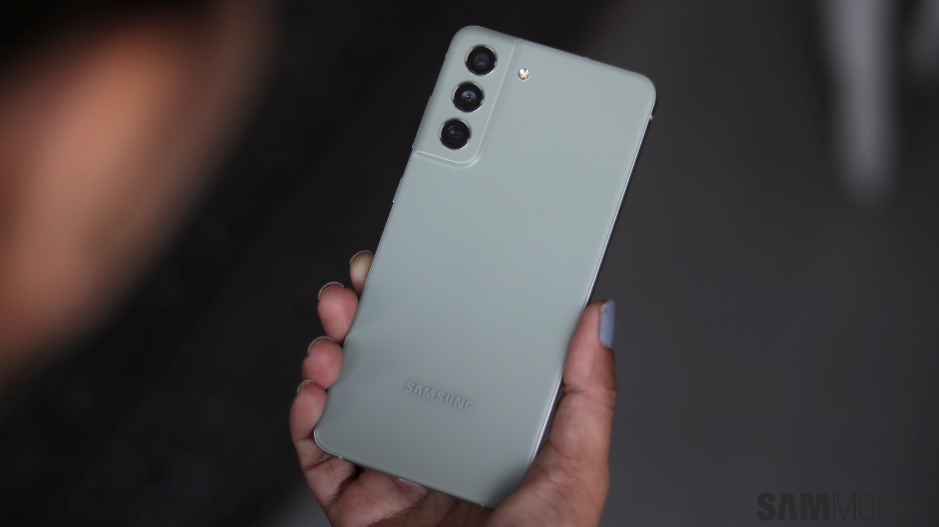 Galaxy S21 FE 更新了 2025 年 2 月的安全补丁