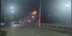 无人机击中俄罗斯南部 6 米重的 Afipsky 石油综合体