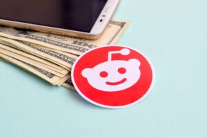 Reddit 的第一个公开年显示出增长，但华尔街仍然不满意