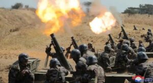 1,000 名朝鲜士兵进行战争训练，掌握坦克、无人机和导弹系统
