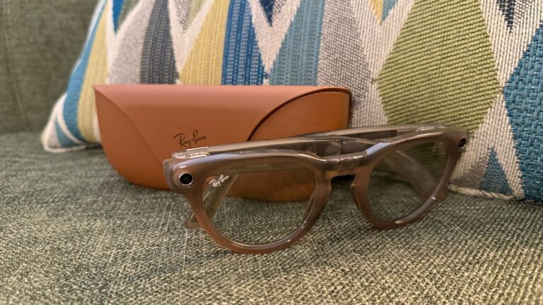 Ray-Ban Meta Glasses 评测：面向大众的 AI 智能眼镜
