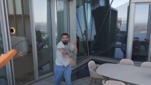 澳大利亚航空监管机构正在审查 Drake 无人机视频的“潜在不安全”操作