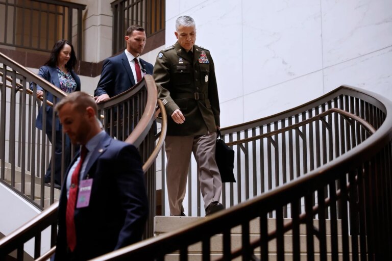 前美国国家安全局（NSA）网络司令部司令保罗·中曾根（Paul Nakasone）表示，美国在网络空间落后于敌人
