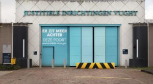 荷兰政府探索采取措施在 PI Vught 监狱上空击落无人机
