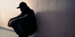 AI 正在用于社会服务——但我们必须确保它不会给客户带来创伤