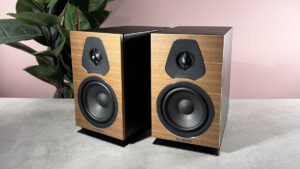 我评测了 Sonus Faber 的发光 Lumina II 立体声扬声器，它们是意大利制作的声音和外观的赢家