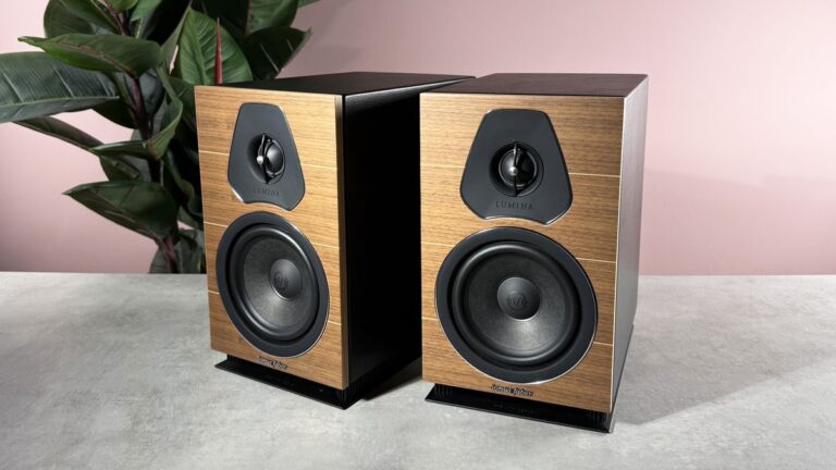 我评测了 Sonus Faber 的发光 Lumina II 立体声扬声器，它们是意大利制作的声音和外观的赢家