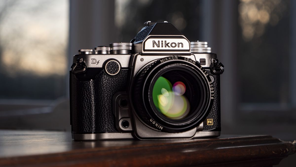 忘掉富士胶片吧，我已经重新测试了 2013 年的尼康 Df DSLR，由于这 6 个原因，它是终极复古相机