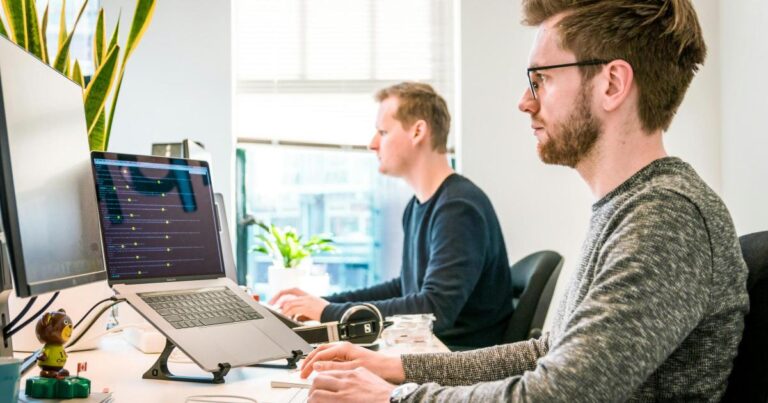 向坎布里亚律师事务所提出的关于将 AI 引入工作场所的请求增加