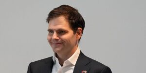 人工智能初创公司 Groq 曾经几乎耗尽资金，因此这位首席执行官借鉴了二战筹款活动