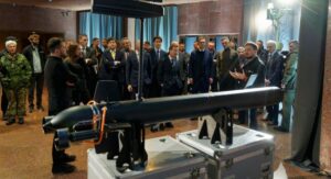 乌克兰展示其水下神风敢死队无人机：改进的 TLK-150 揭晓