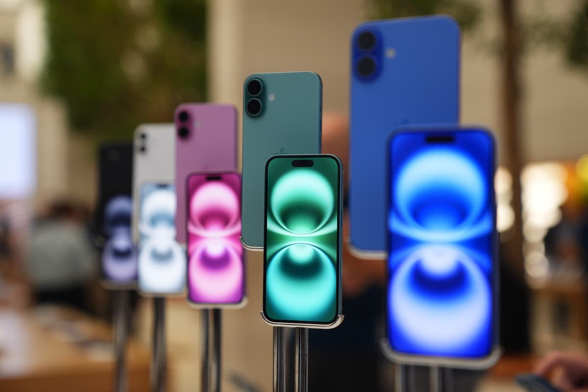 Apple 修复了 iPhone 错误，当用户说“种族主义”时，“特朗普”出现在文本中