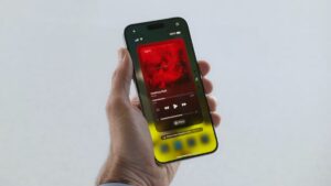现在，任何人都可以在 iOS 18.4 Public Beta 版中试用 Apple Intelligence 的下一项功能。如何下载
