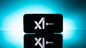 新的 Grok 3 版本在 LLM 排行榜上名列前茅，尽管马斯克批准了“基于”的观点