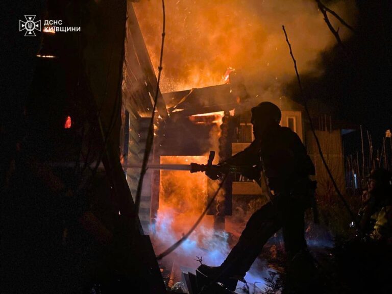 俄罗斯无人机袭击在布查区造成两名平民死亡，在哈尔科夫破坏房屋
