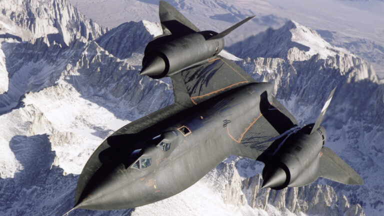 是什么让 SR-71 Blackbird 喷气式飞机的挡风玻璃如此特别？
