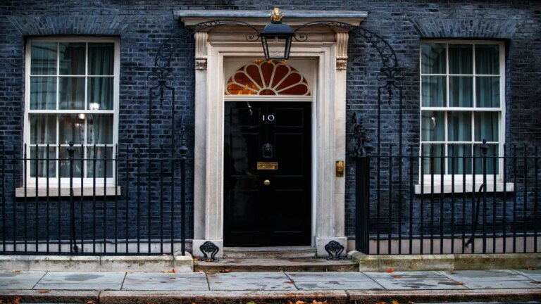 英国邀请 AI Growth Zones 投标以支持数据基础设施和就业
