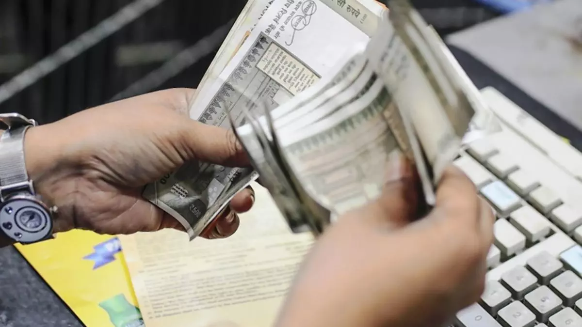 在经济逆风和人工智能采用的情况下，IT 行业可能会在 25 财年谨慎加薪