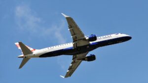 英国航空公司的飞机距离“无人机”不到 10 英尺，在伦敦城市机场附近险些失误