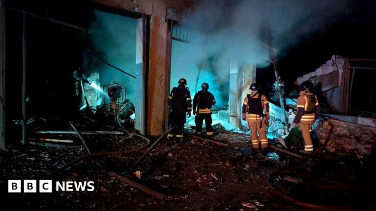 俄罗斯在乌克兰各地发动大规模无人机袭击