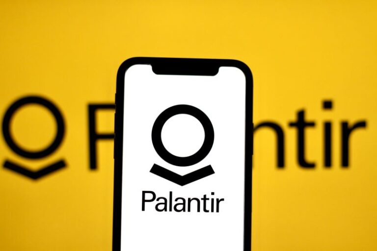 2025 年第一季度将购买的 2 个 Palantir 股票竞争对手