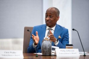 美联储主席 Jefferson 表示，AI 加速了政策对资产价格的影响