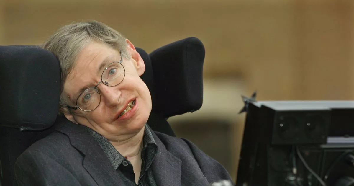 史蒂芬·霍金 （Stephen Hawking） 发出令人不寒而栗的警告，人工智能、工程病毒和核战争威胁着人类的生存