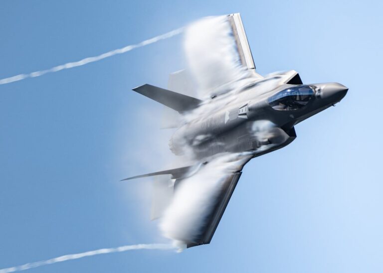 北约落后比利时誓言用更多的 F-35 和第三艘护卫舰来加强防御