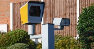 “智能”AI 测速摄像头在第一年就捕捉到米德兰兹道路上的 2,500 多名司机