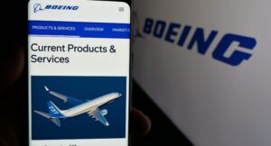 波音 （NYSE：BA） 一次性削减 COO、直升机航线和无人机部门