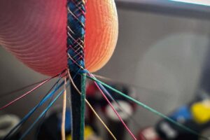 基于线的计算机可以编织到衣服中以监测健康状况