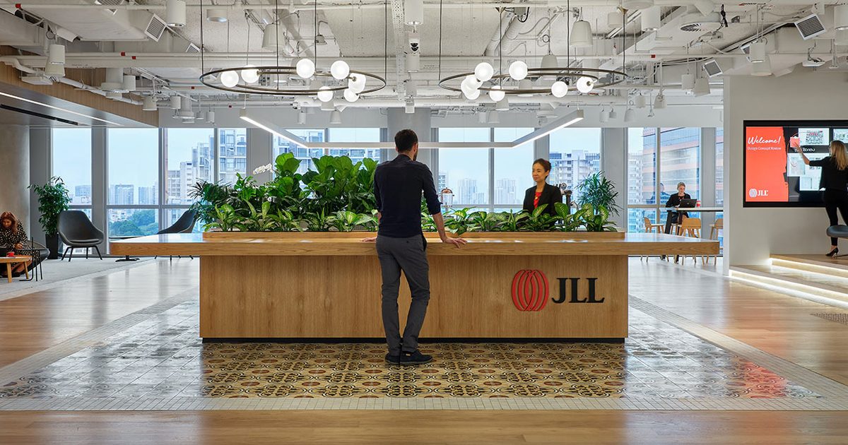 仲量联行报告称，随着 Ulbrich 希望从 AI 中获得“巨大的生产力提升”，JLL 实现两位数的增长
