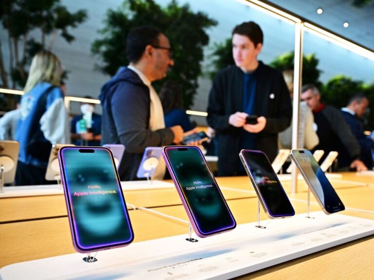 Apple 对 Siri 的 AI 大修遇到错误和延迟