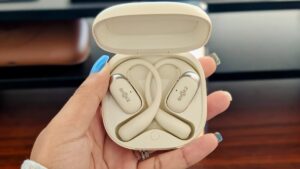 为什么我推荐这些 Shokz 耳机而不是 AirPods Pro 进行户外聆听