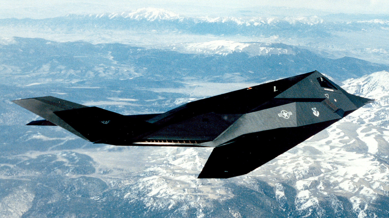 F-117 夜鹰最高速度：隐形战斗机有多快？