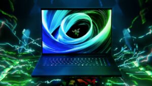 Razer 宣布推出一款配备双模式显示屏的更新版 Blade 18 笔记本电脑