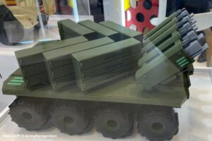 Arquimea 的 Q-SLAM-40 游荡弹药和 UGV 组合为 IDEX 2025 带来下一代打击能力
