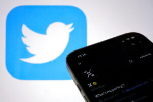 特朗普在 2021 年 Twitter 禁令的法律斗争中放弃上诉