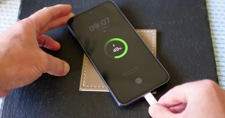 三星可能最终通过 Galaxy S26 系列结束电池尺寸问题