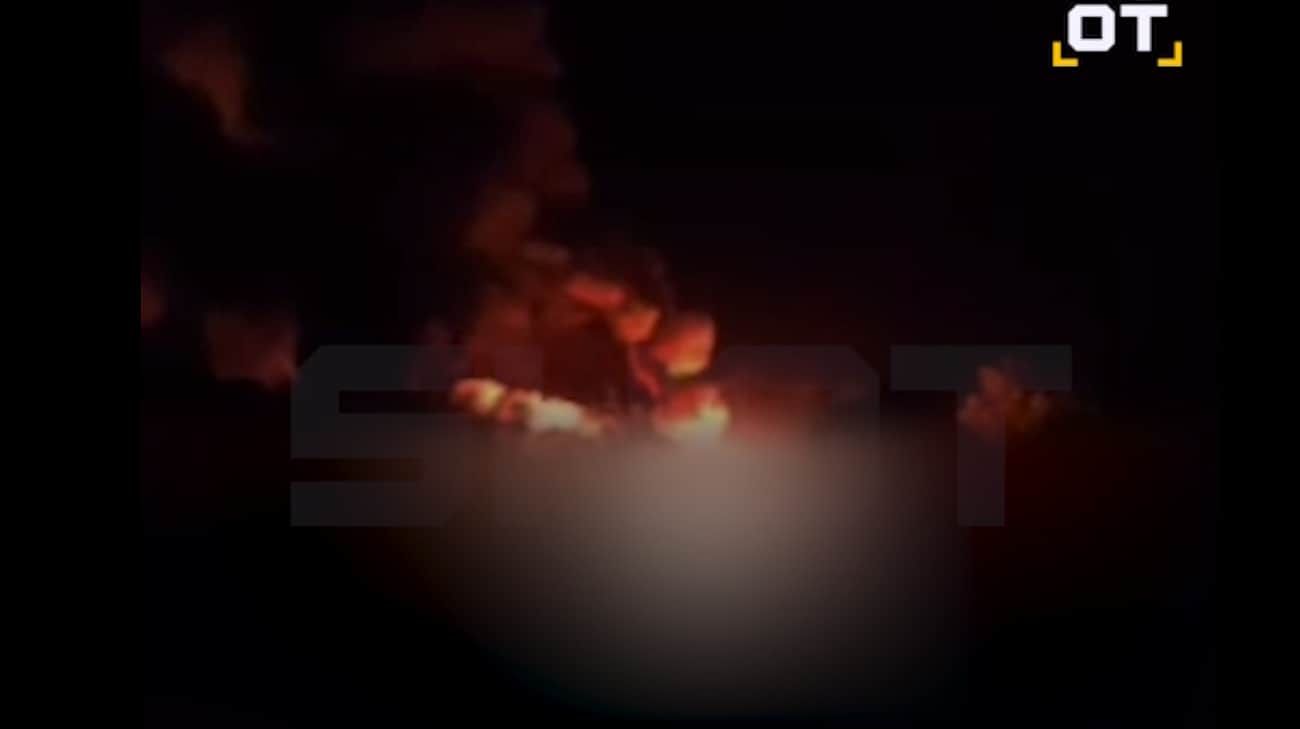 乌克兰无人机在一夜之间袭击了俄罗斯炼油厂和石油泵站 – 视频