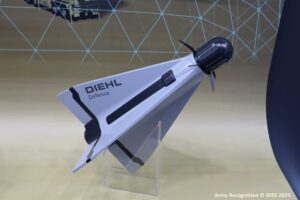 德国新型 Cicada 电动无人机杀手扩大了陆地和海军防御能力，抵御低空威胁