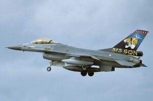 快讯：荷兰将于 16 年向乌克兰交付新一批 F-2025 战斗机