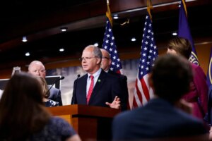 众议院 E&C 共和党高层向公众询问有关数据隐私法的想法