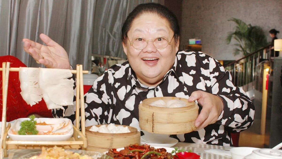 梁志强、Felicia Chin 等同事出席了 Moses Lim 的葬礼，家人以他的 AI 肖像发布了告别视频