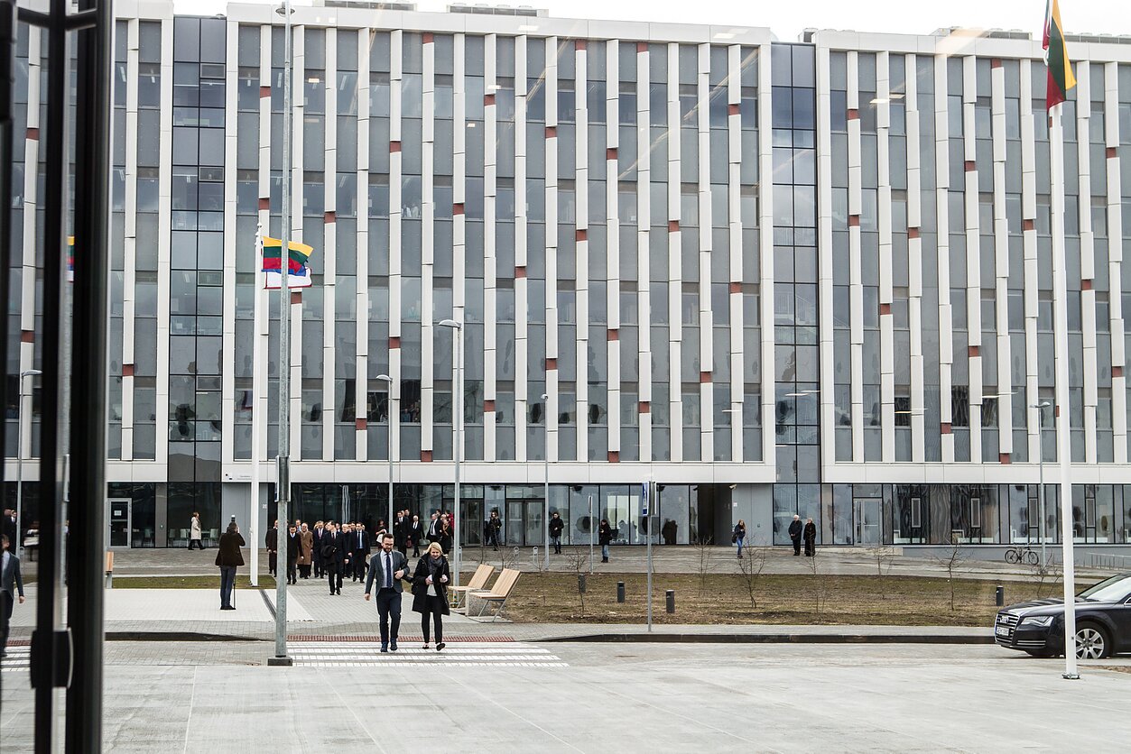维尔纽斯大学因不当使用 AI 而开除 10 名学生