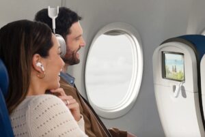 AirFly Pro 2 无线耳机加密狗提供改进的声音和音量控制
