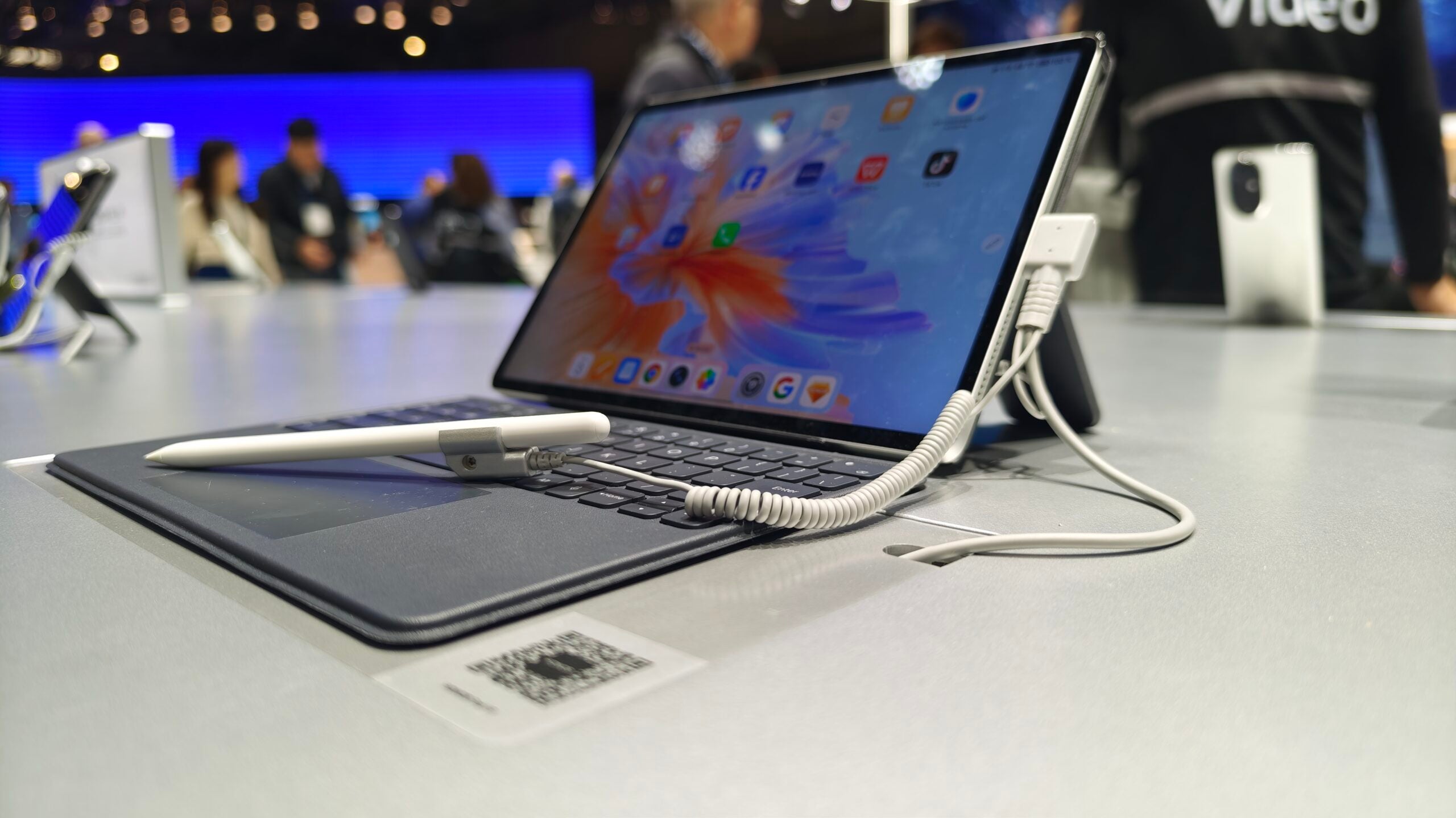 Honor Pad V9 是我在 MWC 2025 上见过的最超值的平板电脑