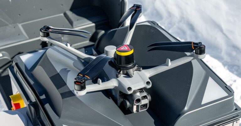 DJI Dock 3 通过 AVSS 降落伞系统获得安全提升