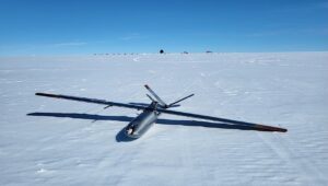冰雪星球侦察：无人机实验揭示了格陵兰岛冰盖的变化